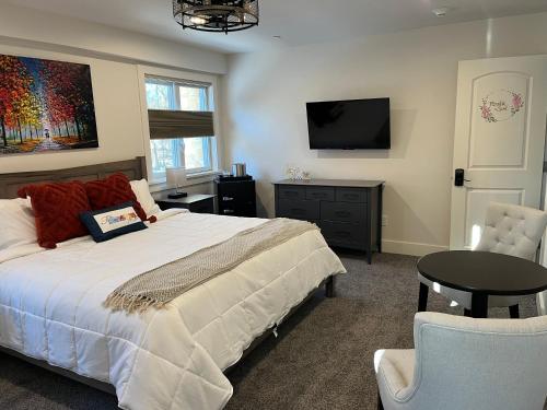Four Seasons For Fun Bed & Breakfast in Lakeville, USA