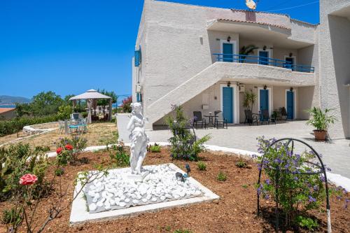 grădină, Fiore Di Mare Studios in Lassi