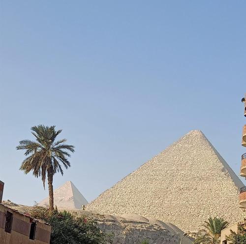 Khofo pyramid view room 1