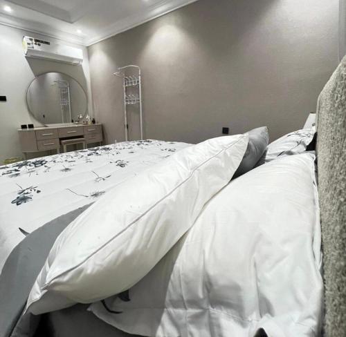 One bedroom apartment with living room