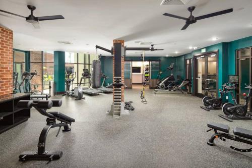 Luxury Apt, Min to DT, Gym, Pool in Nashville, USA