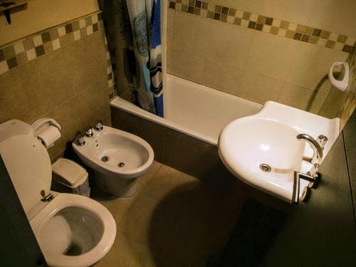One-Bedroom Apartment image 1