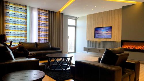 Bar/lounge, Royal Lodge By Hotel Demanchi in Murree