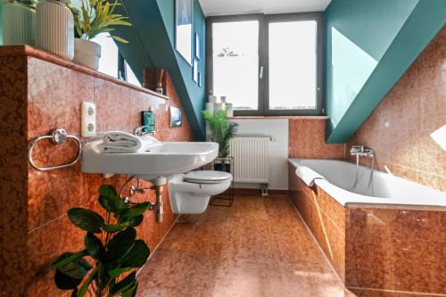 Flatista Homes - Penthouse with Rooftop Gym, Monachium (zdjęcie 4)