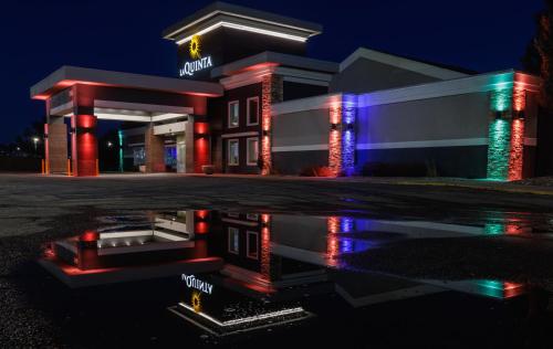 La Quinta Inn & Suites by Wyndham Fort Collins Colorado - image 10
