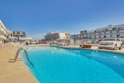 Wildwood Crest Condo with Pool and Beach Access! in Wildwood Crest, USA