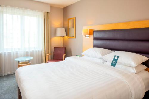 Holiday Inn London Brentford Lock an IHG Hotel - image 14