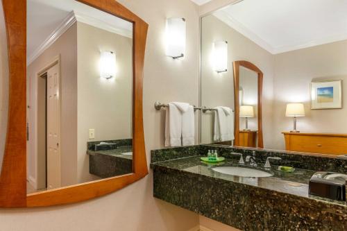 569488079 Gorges Grant Hotel