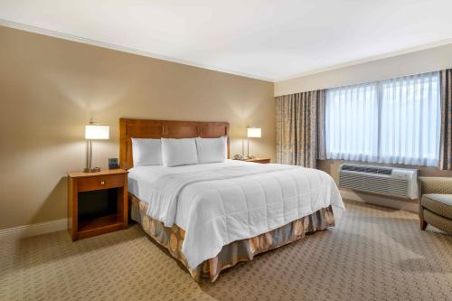 569488085 Gorges Grant Hotel