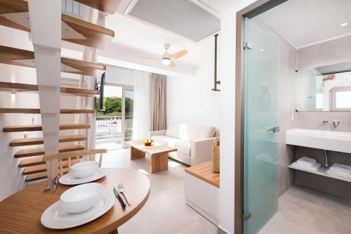 Bilik Mandi, Sourinis Luxury Suites in Thassos