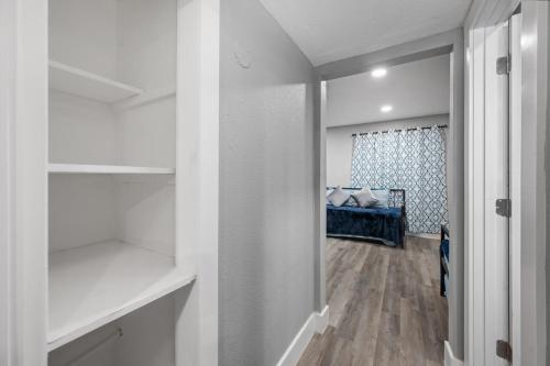 Comfortable 2BR Apt in Vibrant Houston Heights near พิพิธภัณฑ์รถศิลปะ