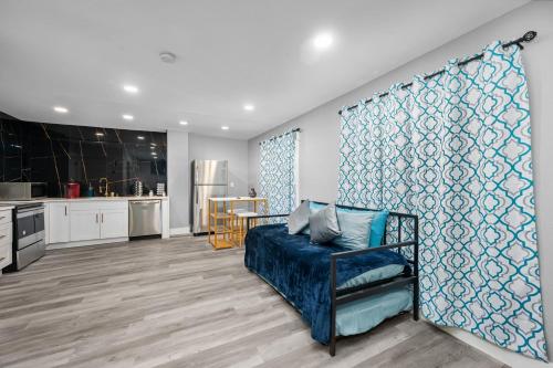 Comfortable 2BR Apt in Vibrant Houston Heights near พิพิธภัณฑ์รถศิลปะ