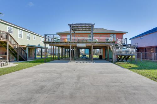 Beautiful Beach House with Sunset View and Large Deck! - main image