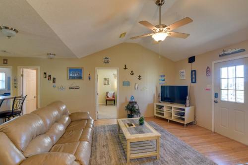 Beautiful Beach House with Sunset View and Large Deck! - image 12
