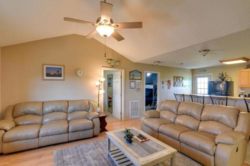 Beautiful Beach House with Sunset View and Large Deck! - image 10
