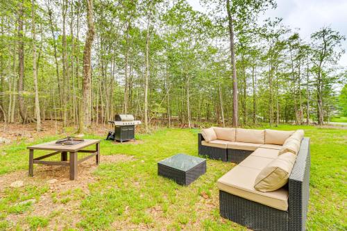 Modern Tobyhanna Retreat 5 Mi to Lake! in Tobyhanna, USA