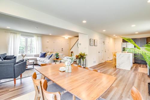 Modern Tobyhanna Retreat 5 Mi to Lake! in Tobyhanna, USA