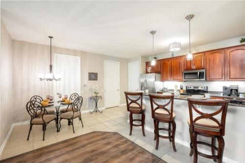 Vista Cay Luxury Lyrica condo - image 8