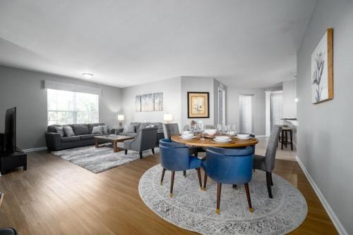 Vista Cay Luxury Rhapsody condo - image 2