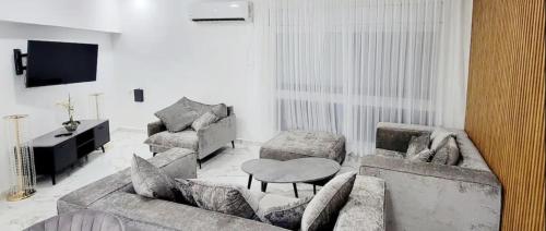 Beautiful Apartment in Ramat Gan Deluxe Suite Next to SHEBA Hospital in Priemiestis/oro uostas