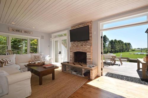 Family Beach House and Cottage in Wainscott, USA