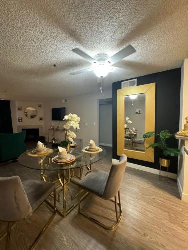 Hollywood Apartments Mario & No Themed With Pool FREE parking and WIFI - Culver City, CA