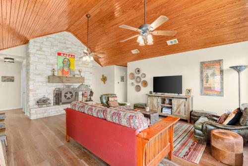 J-Bar-J Lodge in Lago Vista, USA