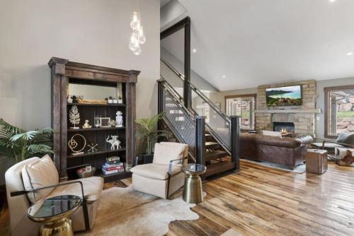 Heber Hideaway Exquisite Home with Hot Tub Heber Hideaway Exquisite Home with Hot Tub