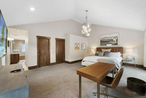 Heber Hideaway Exquisite Home with Hot Tub Heber Hideaway Exquisite Home with Hot Tub