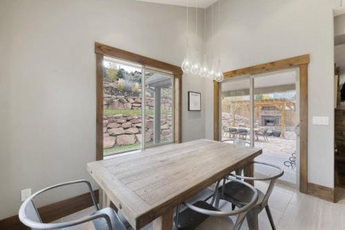 Heber Hideaway Exquisite Home with Hot Tub Heber Hideaway Exquisite Home with Hot Tub