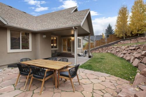 Heber Hideaway Exquisite Home with Hot Tub Heber Hideaway Exquisite Home with Hot Tub