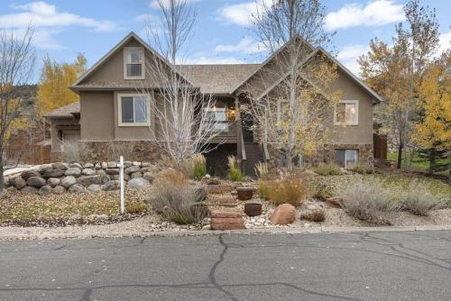 Heber Hideaway Exquisite Home with Hot Tub Heber Hideaway Exquisite Home with Hot Tub
