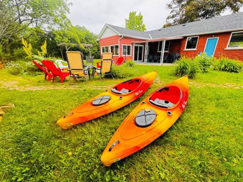 Peaceful Waterfront Cottage on Georgina in Georgina (ON)