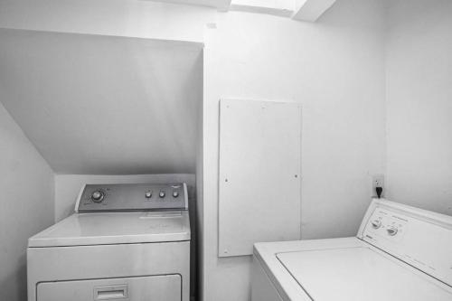 Spacious West Brickell Getaway, 4Bedroom2Bath in Miami, USA