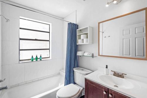 Spacious West Brickell Getaway, 4Bedroom2Bath in Miami, USA