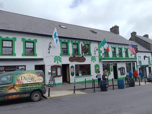 Dingle Escape -2 Bed -Sleeps 4 in Dingle