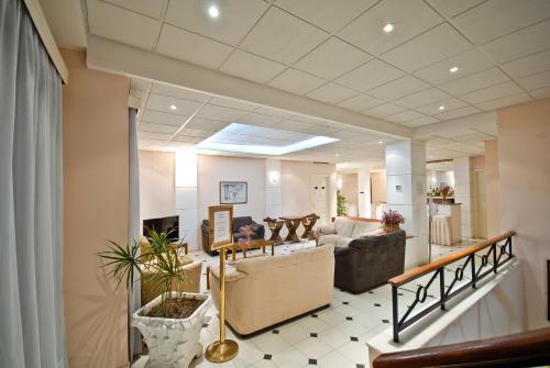 Hotel Coronis - image 8