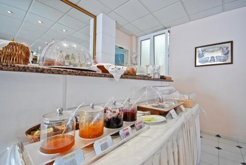 Hotel Coronis - image 3