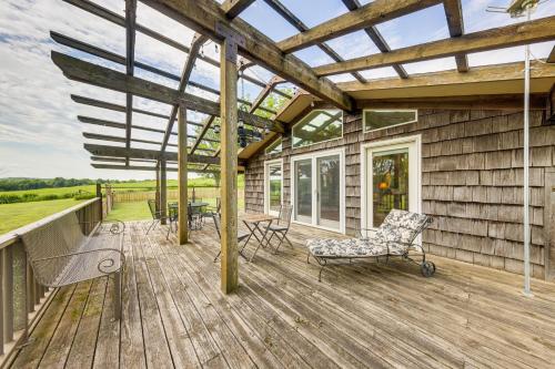 Lecompton Home with Private Pond and Fire Pit! in Lecompton, USA