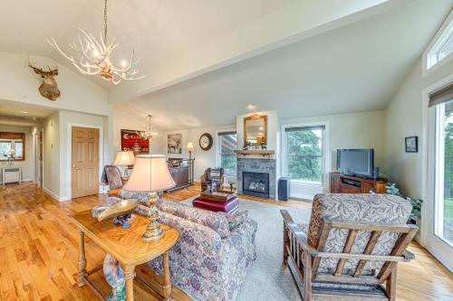 Lecompton Home with Private Pond and Fire Pit! in Lecompton, USA