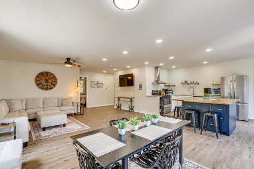 Kayaks, Boat Slip, Game Room, Calm Cove, Great Loc