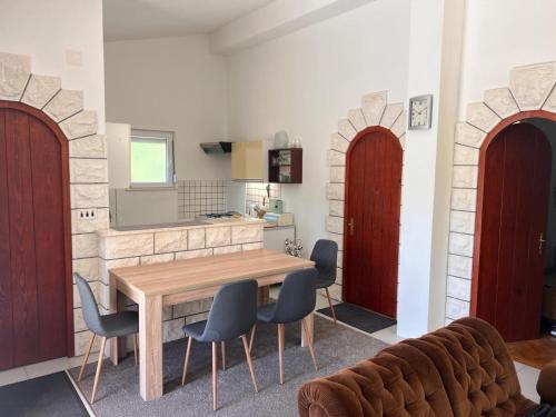 Létesítmények, Apartments by the sea Splitska, Brac - 23366 in Splitska