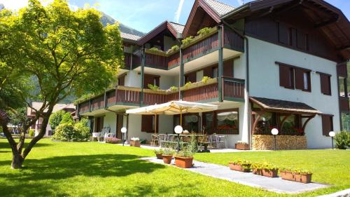 Hotel Garni LA FELCE Bed & Breakfast - Carisolo