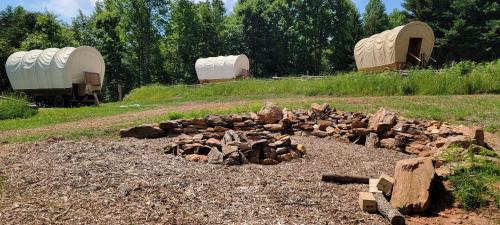Covered Wagons Hill Camp - WAGON 4 in Lenoir, USA