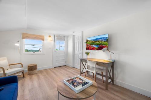 569532273 Marina Bay Cottages