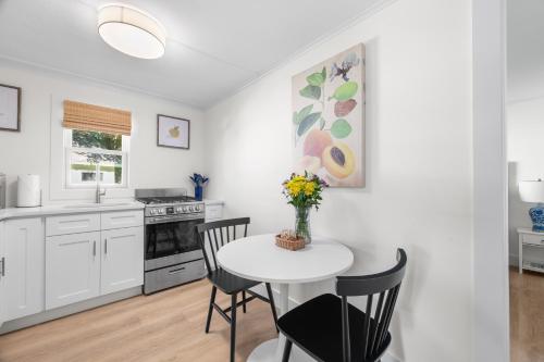 569532373 Marina Bay Cottages