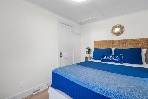 569532385 Marina Bay Cottages