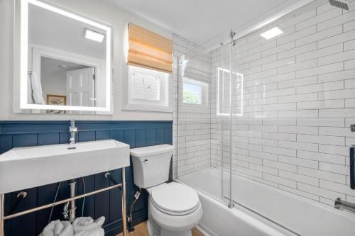 569533652 Marina Bay Cottages