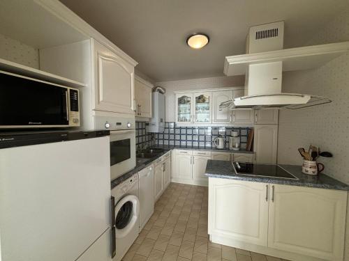 Appartement T3 avec balcon et garage aux Sables-d'Olonne - FR-1-197-185 - image 3