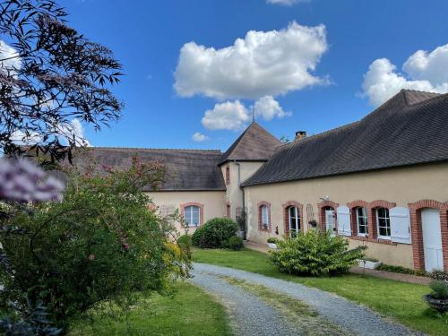 . Chambre d'hôtes spacieuse et tranquille avec parking privé - FR-1-410-446